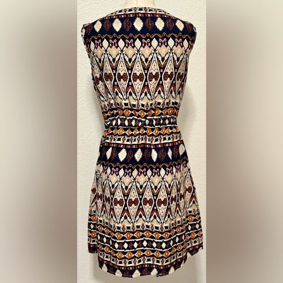 Speed Control Patterned Sleeveless Dress, Size Medium - Picture 2 of 6